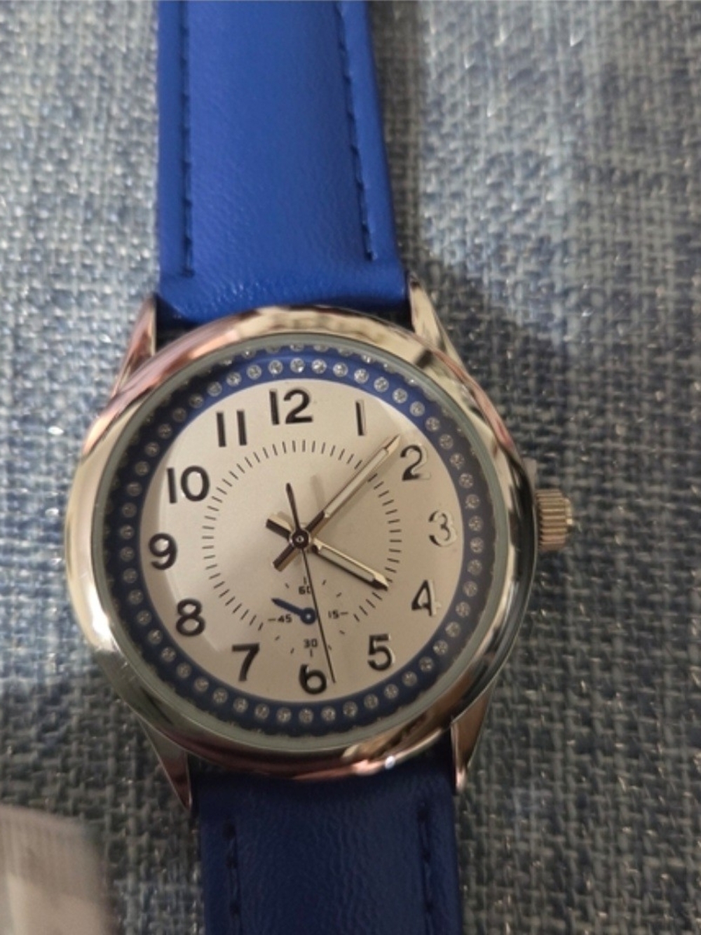 🍁 Avon Blue Strap Watch with Silver Dial